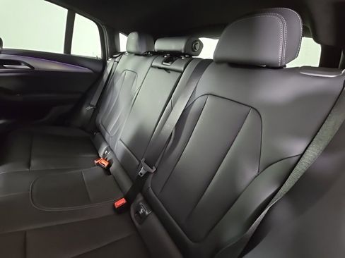 Certified 2025 BMW X4 xDrive30i w/ Premium Package image 17