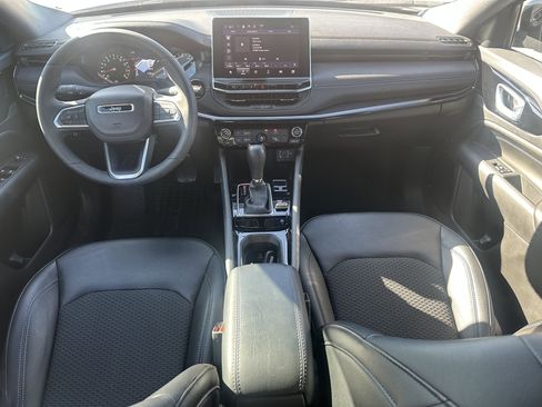 Used 2025 Jeep Compass Latitude w/ Altitude Special Edition AWD/4WD image 16