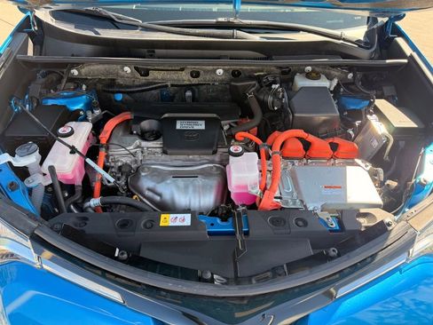 Used 2017 Toyota RAV4 AWD Hybrid image 32