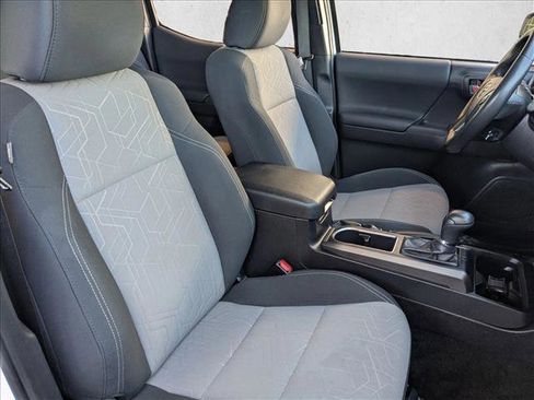Used 2023 Toyota Tacoma TRD Off-Road w/ Black Out Package (TMS) AWD/4WD image 18