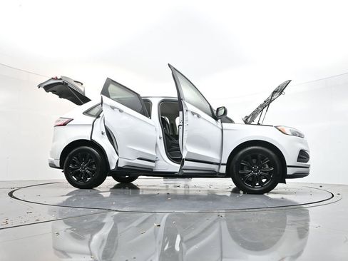 Used 2024 Ford Edge SE w/ Black Appearance Package image 38