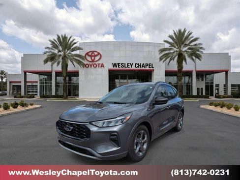 Used 2023 Ford Escape ST-Line w/ Tech Pack #1 FWD image 1