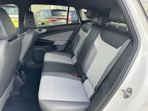Certified 2025 Volkswagen ID.4 Pro image 65