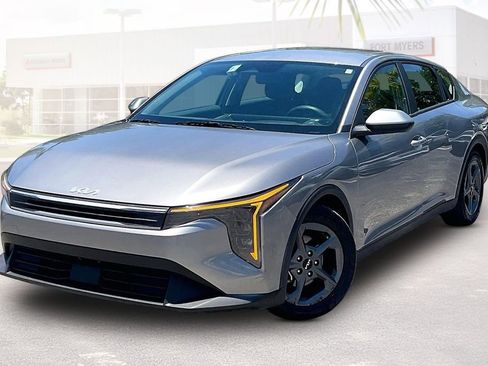 Used 2025 Kia K4 FWD image 32