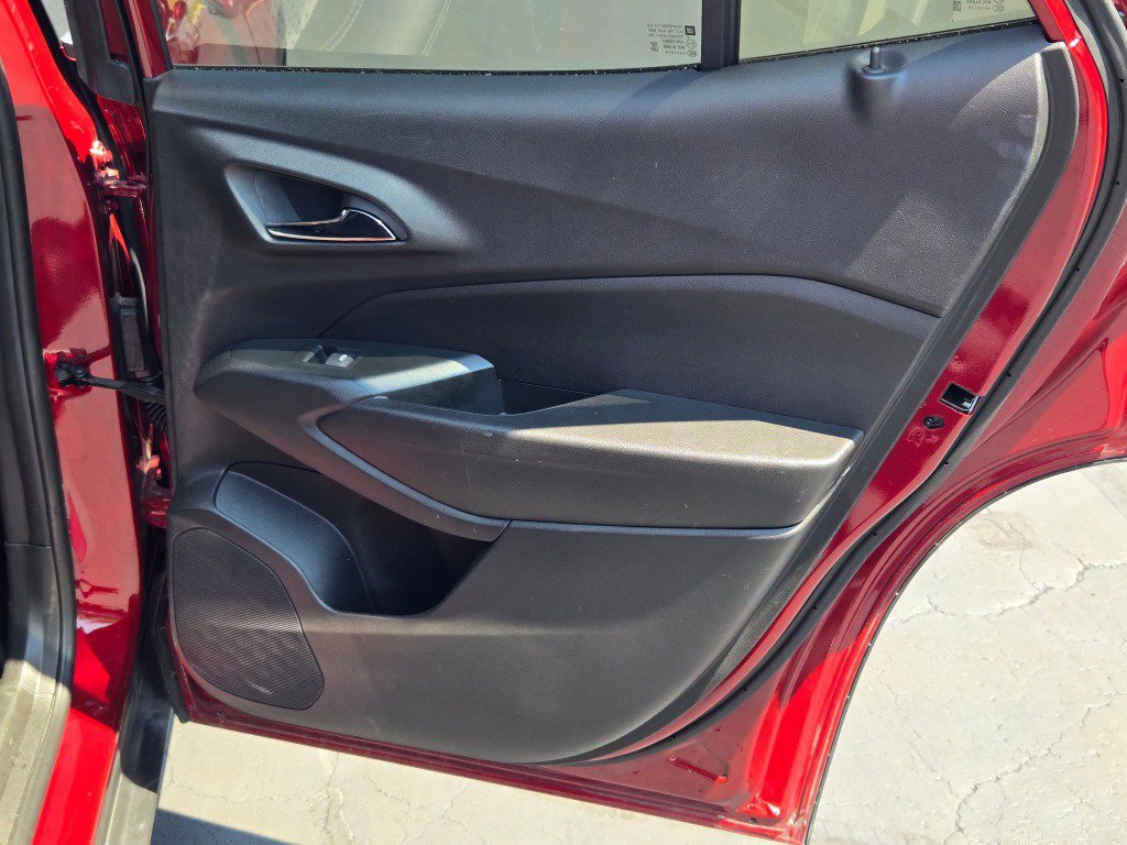 Certified 2025 Chevrolet Trax LT w/ LT Convenience Package FWD image 9