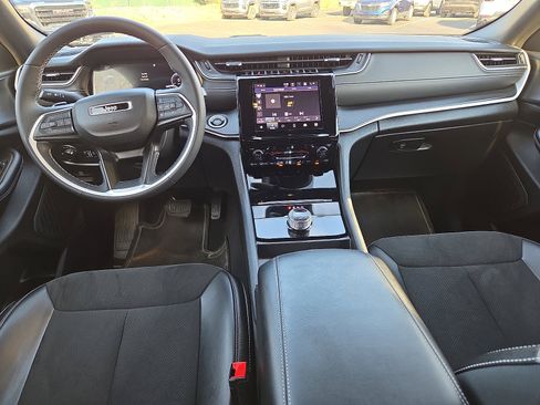 Used 2023 Jeep Grand Cherokee Altitude image 22