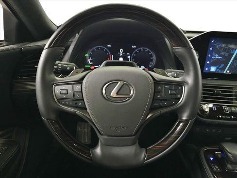 Used 2024 Lexus LS 500 AWD w/ Luxury Package image 18