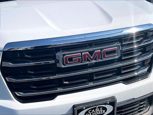Used 2025 GMC Acadia Elevation FWD image 31