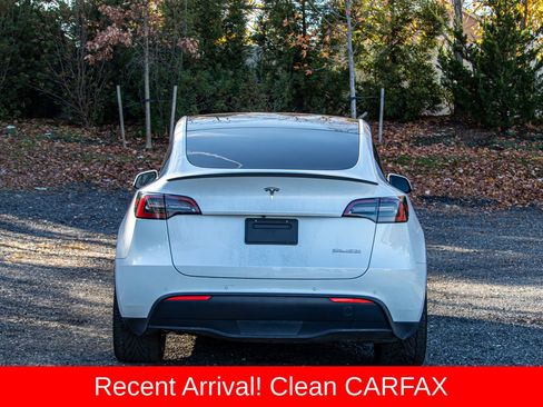 Used 2021 Tesla Model Y Performance image 7