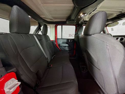 Used 2019 Jeep Wrangler Unlimited Sahara AWD/4WD image 32