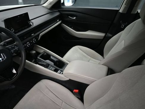 Used 2023 Honda Accord EX image 16