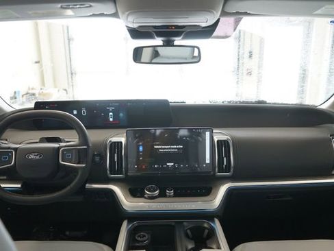 Used 2026 Ford Expedition Platinum w/ Driver's Package image 29