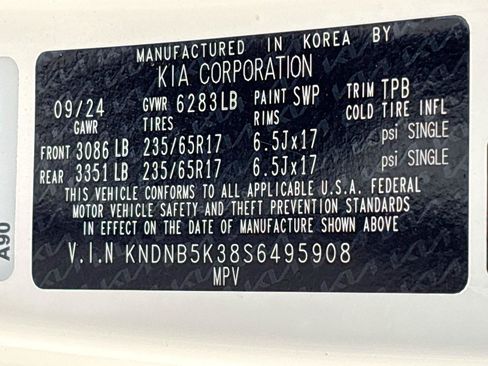 Used 2025 Kia Carnival FWD image 37