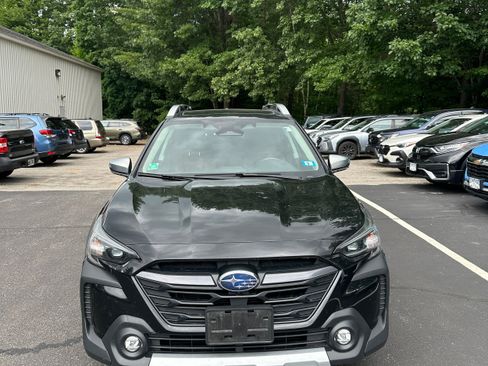 Used 2024 Subaru Outback Touring XT AWD/4WD image 2