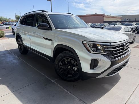 Used 2024 Volkswagen Atlas Peak Edition SE AWD/4WD image 6