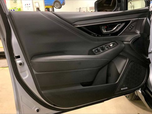 Certified 2025 Subaru Outback Limited image 22