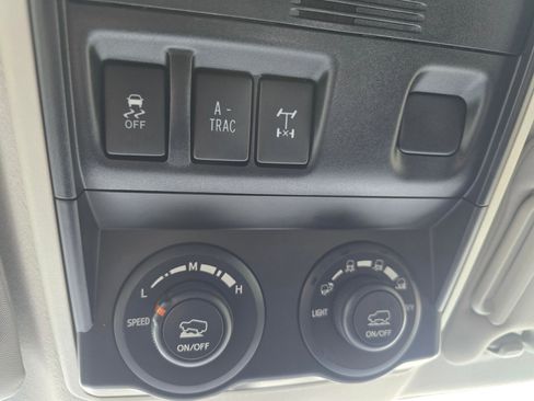 Used 2018 Toyota 4Runner TRD Off-Road image 22