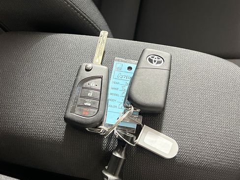 Used 2026 Toyota Corolla LE FWD image 35