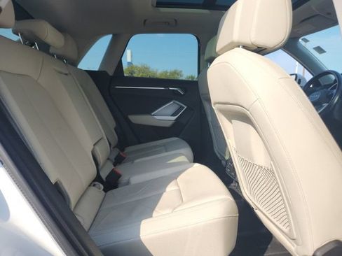 Used 2022 Audi Q3 2.0T Premium w/ Convenience Package AWD/4WD image 19
