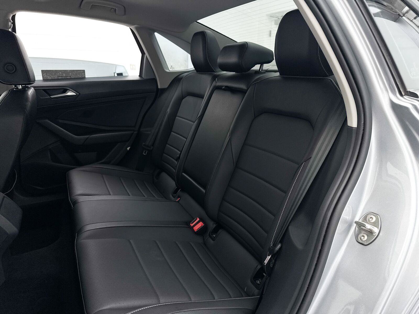Used 2023 Volkswagen Jetta SE FWD image 27