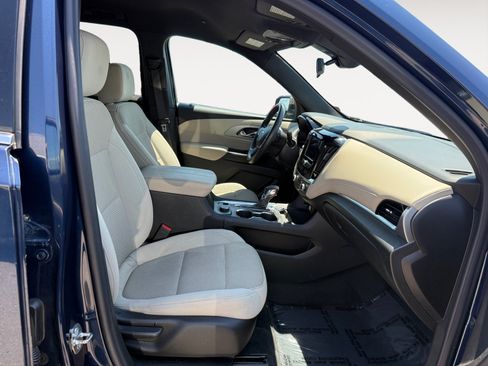 Used 2022 Chevrolet Traverse LS AWD/4WD image 19