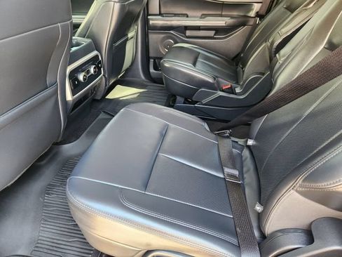 Used 2023 Ford Expedition XLT RWD image 29