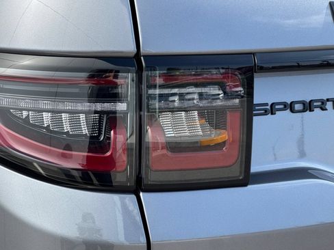 Certified 2025 Land Rover Discovery Sport Dynamic SE AWD/4WD image 34