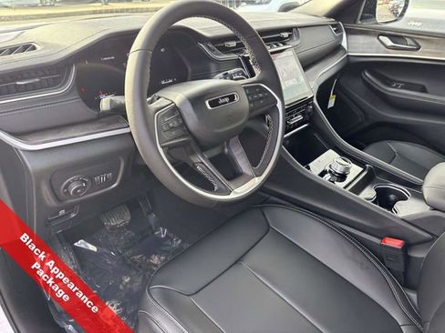 New 2025 Jeep Grand Cherokee L Limited w/ Black Appearance Package image 15