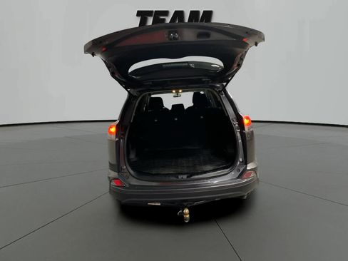 Used 2016 Toyota RAV4 LE image 6