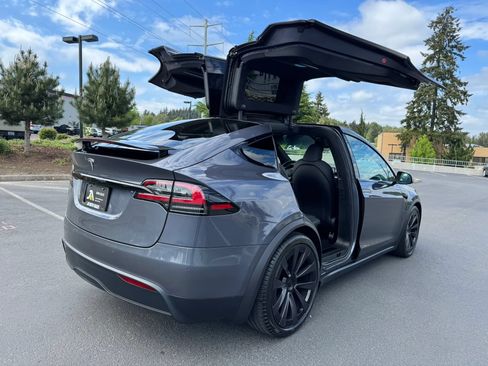 Used 2023 Tesla Model X AWD/4WD image 12