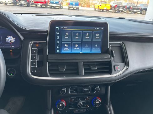 Used 2023 Chevrolet Suburban Z71 w/ Luxury Package image 16