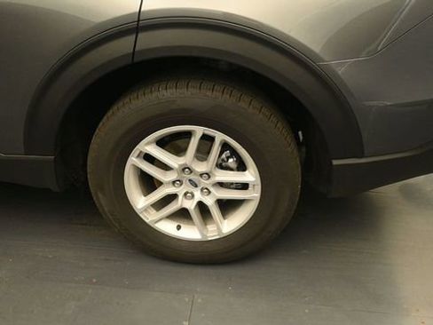 New 2026 Ford Explorer Active RWD image 9