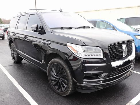 Used 2020 Lincoln Navigator Reserve w/ Equipment Group 208A Reserve image 3