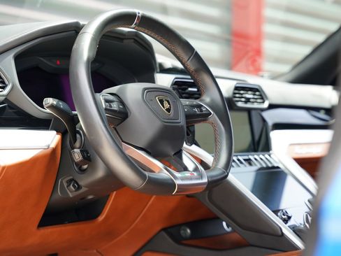 Used 2020 Lamborghini Urus AWD/4WD image 21