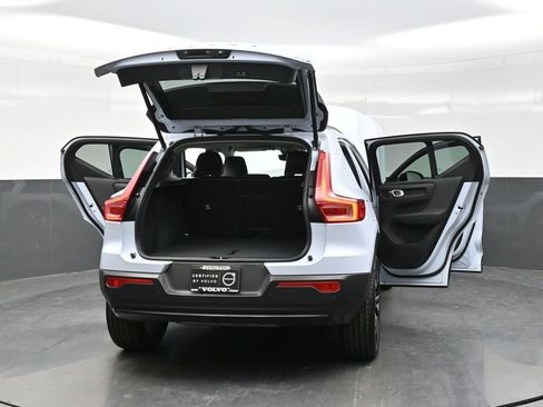 Used 2024 Volvo XC40 B5 Plus w/ Protection Package Premier AWD/4WD image 45