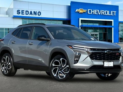 New 2026 Chevrolet Trax RS w/ Driver Confidence Package FWD image 2