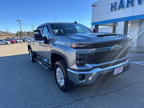 Used 2025 Chevrolet Silverado 2500 LT w/ Leather Package image 6