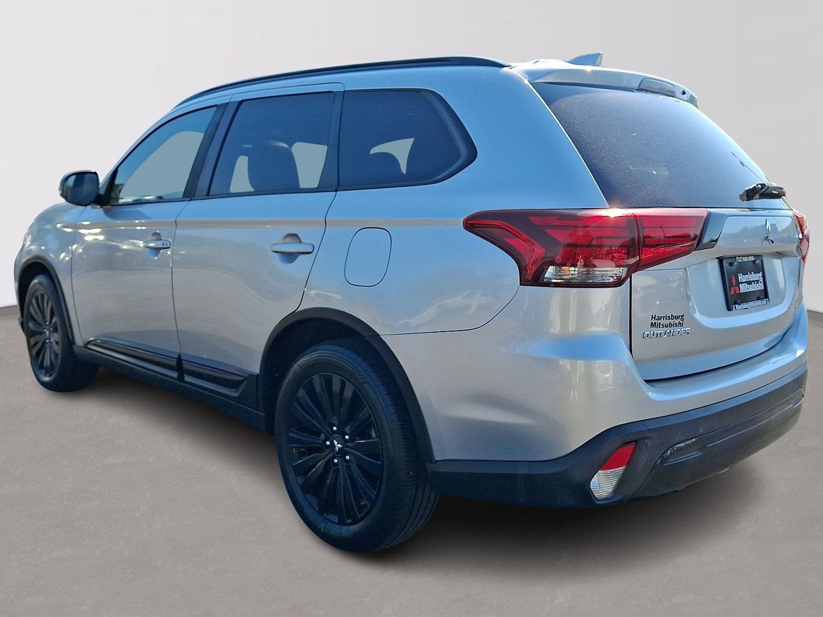 Used 2020 Mitsubishi Outlander LE FWD image 4