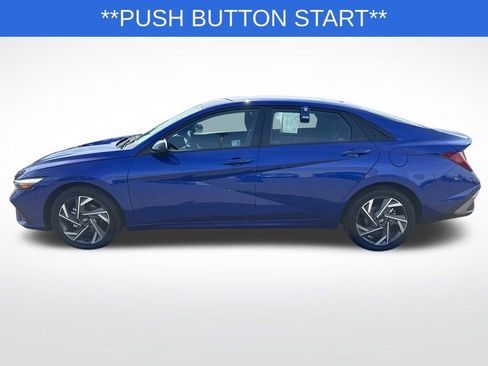 Used 2025 Hyundai Elantra SEL w/ Cargo Package image 4
