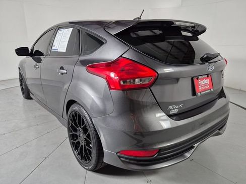 Used 2018 Ford Focus ST FWD image 3