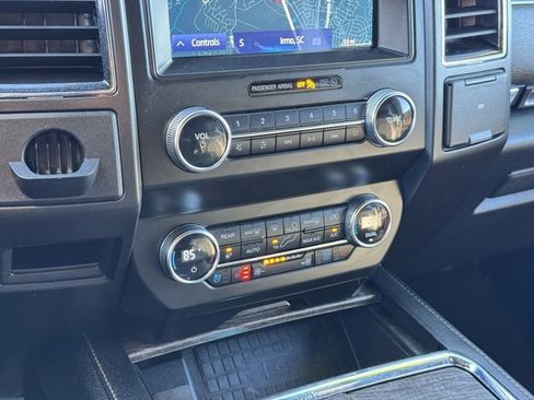 Used 2020 Ford Expedition Limited image 29