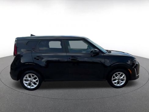 Used 2025 Kia Soul LX w/ LX Technology Package FWD image 16