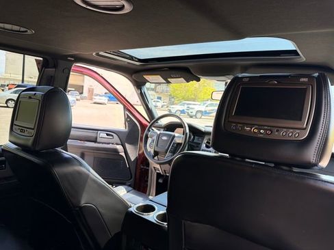 Used 2017 Ford Expedition EL Platinum AWD/4WD image 42