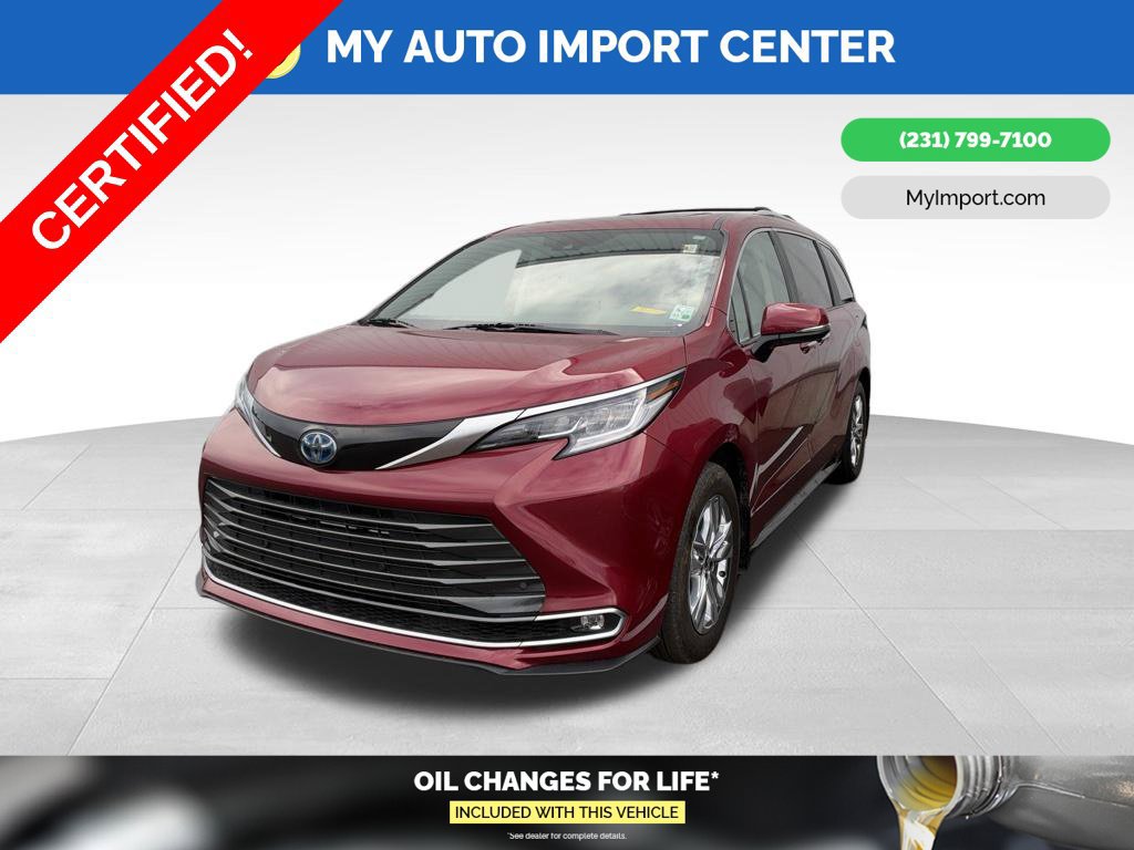 Certified 2025 Toyota Sienna Limited FWD image 3