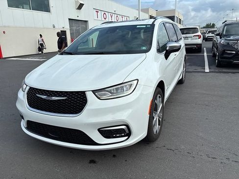 Used 2026 Chrysler Pacifica Pinnacle AWD/4WD image 19