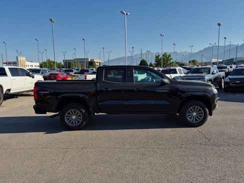 Used 2023 Chevrolet Colorado LT AWD/4WD image 2