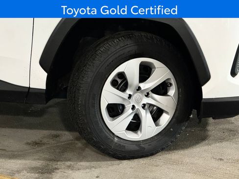 Used 2024 Toyota RAV4 LE AWD/4WD image 2