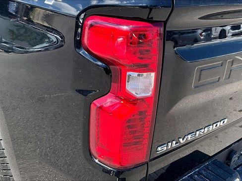 Used 2021 Chevrolet Silverado 1500 LT AWD/4WD image 25