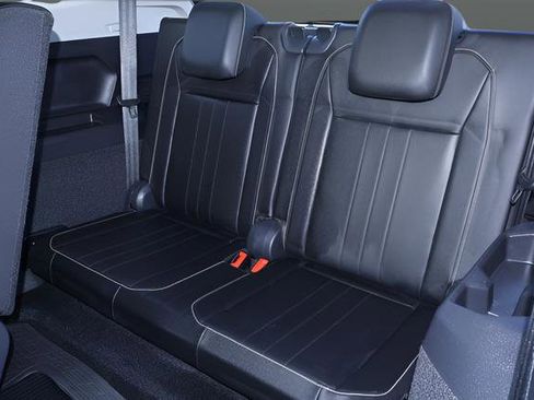 Certified 2023 Volkswagen Tiguan SE FWD image 20