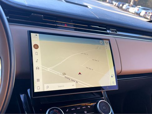 Used 2023 Land Rover Range Rover Sport SE Dynamic image 8